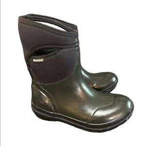 Bogs. Size 8. Excellent condition. Black on black.